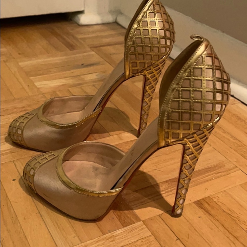 Rare size 38 Christian Louboutin heels